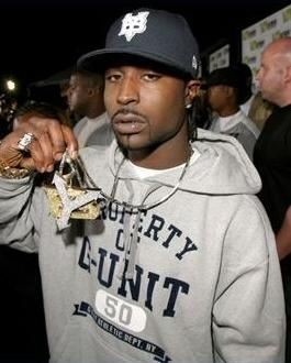 Originaire de Nashville dans le Tennessee, Young Buck est membre du G-Unit avec Lloyd Banks et le d�j� culte 50 Cent. Mais c'est � l'�ge de 12 ans qu'il commence � rapper... En 2000 il